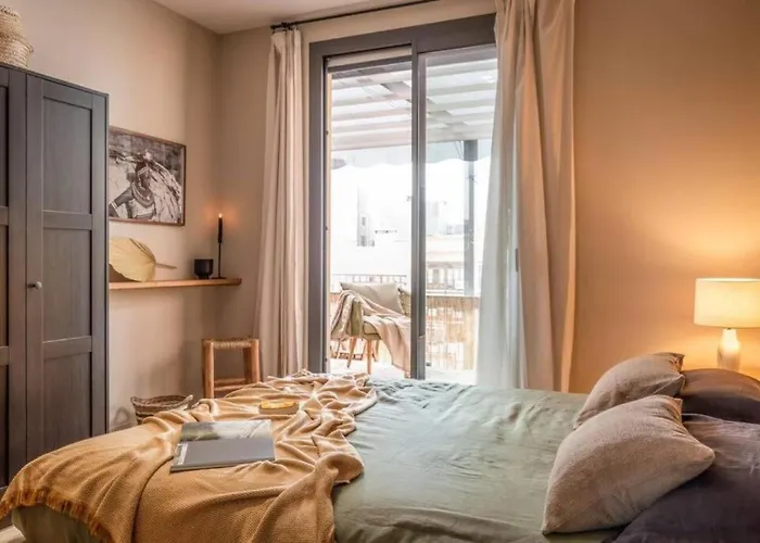 Lulua - 2 Bedrooms In Eixample Dreta Barcelona